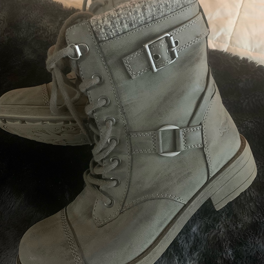 Rocket Dog Gray Combat Boots